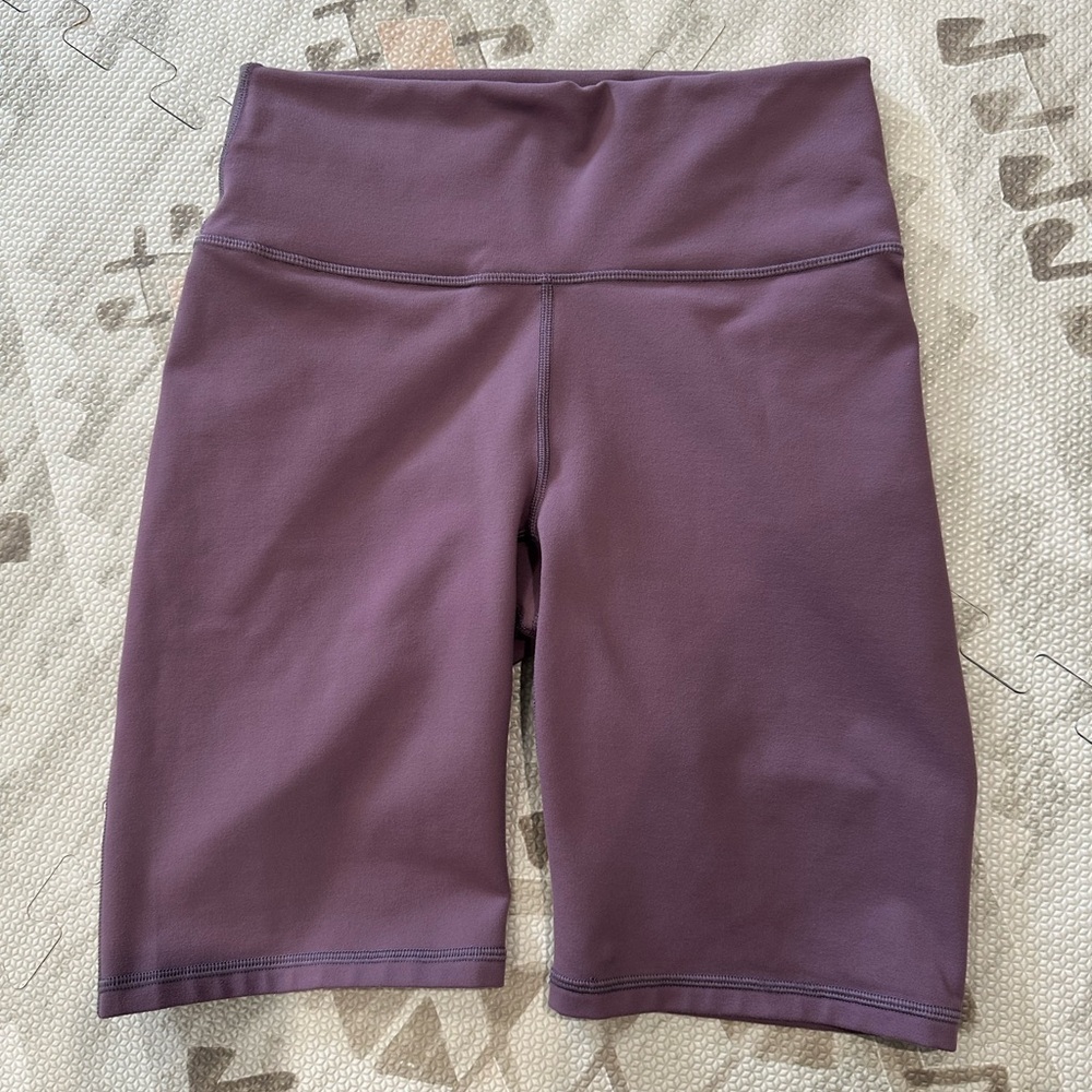 Fabletics Power Hold
Women's Purple High-Waisted Shorts